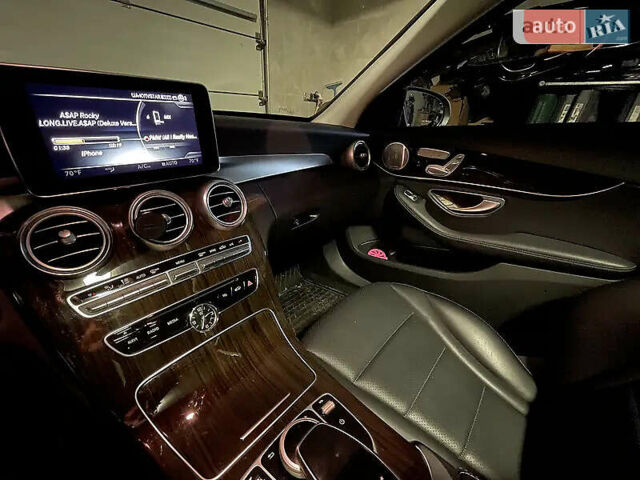 Мерседес Ц-Класс, объемом двигателя 2 л и пробегом 53 тыс. км за 26990 $, фото 3 на Automoto.ua