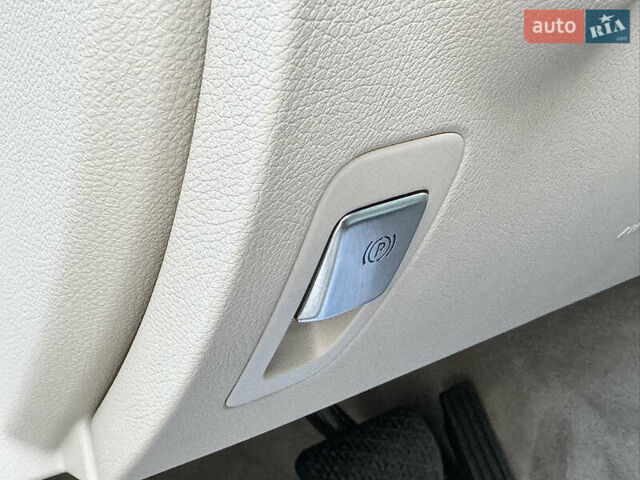 Мерседес Ц-Класс 2018 в Киеве на Automoto.ua Мерседес Ц-Класс, объемом двигателя 2 л и пробегом 37 тыс. км за 27990 $, фото 54 на Automoto.ua