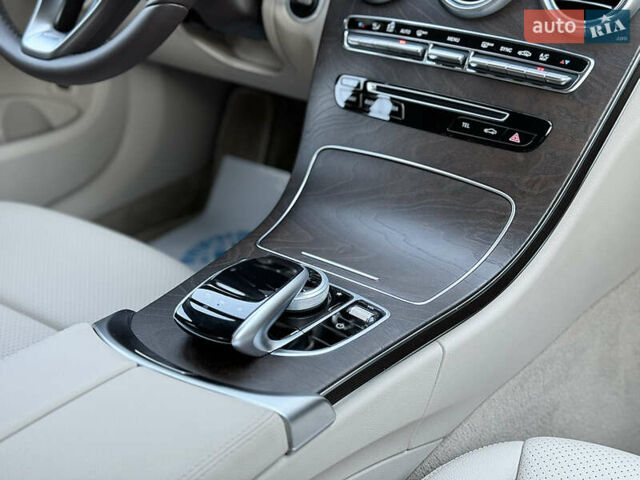 Мерседес Ц-Класс 2018 в Киеве на Automoto.ua Мерседес Ц-Класс, объемом двигателя 2 л и пробегом 37 тыс. км за 27990 $, фото 35 на Automoto.ua