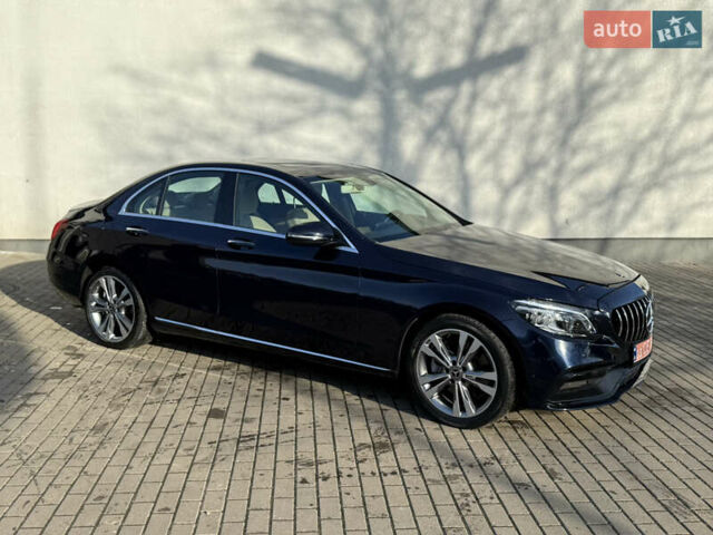 Мерседес Ц-Класс, объемом двигателя 2 л и пробегом 29 тыс. км за 28500 $, фото 2 на Automoto.ua