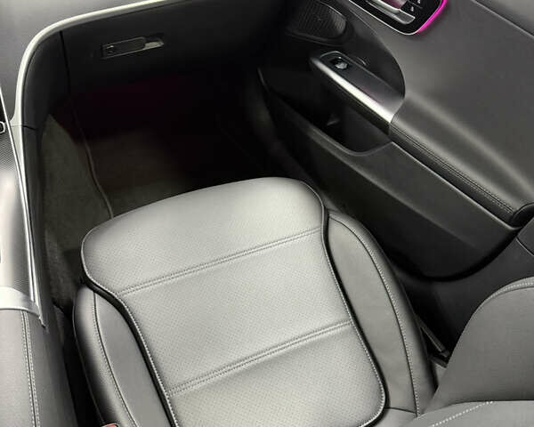 Мерседес Ц-Клас, об'ємом двигуна 2 л та пробігом 42 тис. км за 54500 $, фото 31 на Automoto.ua