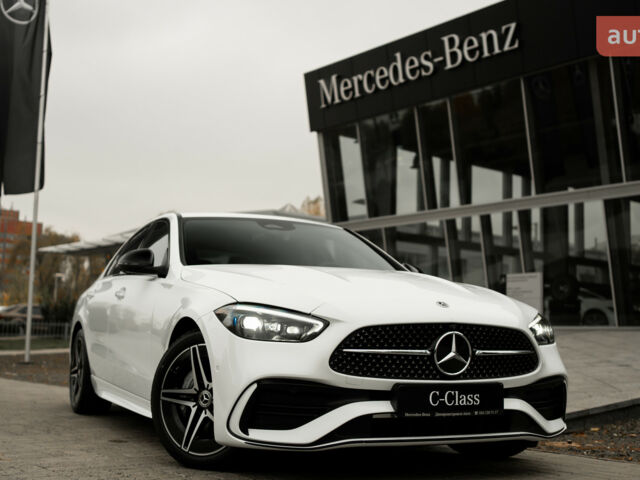 купити нове авто Мерседес Ц-Клас 2024 року від офіційного дилера Mercedes-Benz на Набережній Мерседес фото