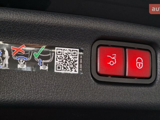 Мерседес Ц-Класс, объемом двигателя 1.5 л и пробегом 0 тыс. км за 67050 $, фото 18 на Automoto.ua