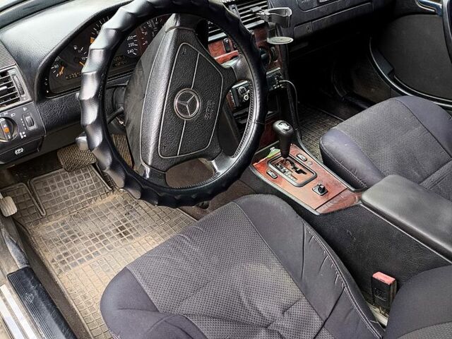 Мерседес Ц-Класс, объемом двигателя 2 л и пробегом 431 тыс. км за 3000 $, фото 5 на Automoto.ua