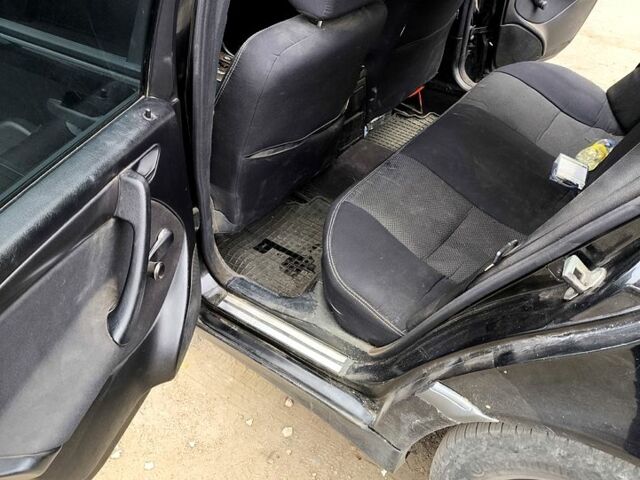 Мерседес Ц-Класс, объемом двигателя 2 л и пробегом 431 тыс. км за 3000 $, фото 3 на Automoto.ua