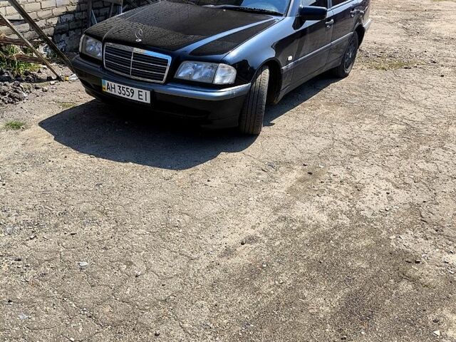 Мерседес Ц-Класс, объемом двигателя 2 л и пробегом 431 тыс. км за 3000 $, фото 2 на Automoto.ua