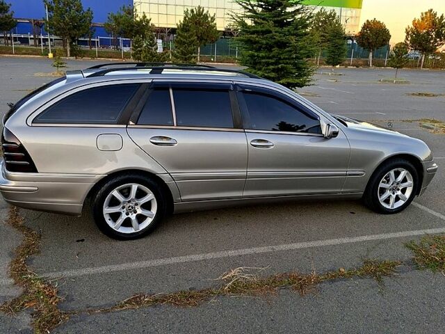 Мерседес Ц-Класс 2003 в Одессе на Automoto.ua Мерседес Ц-Класс, объемом двигателя 2.2 л и пробегом 491 тыс. км за 5900 $, фото 5 на Automoto.ua