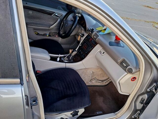 Мерседес Ц-Класс 2003 в Одессе на Automoto.ua Мерседес Ц-Класс, объемом двигателя 2.2 л и пробегом 491 тыс. км за 5900 $, фото 8 на Automoto.ua