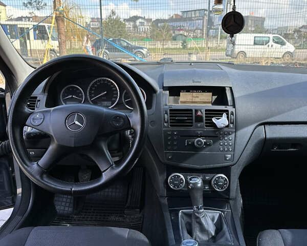 Мерседес Ц-Клас, об'ємом двигуна 2.15 л та пробігом 340 тис. км за 8499 $, фото 17 на Automoto.ua