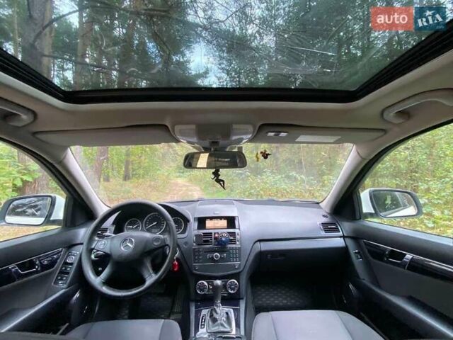Мерседес Ц-Класс, объемом двигателя 2.15 л и пробегом 370 тыс. км за 7500 $, фото 13 на Automoto.ua