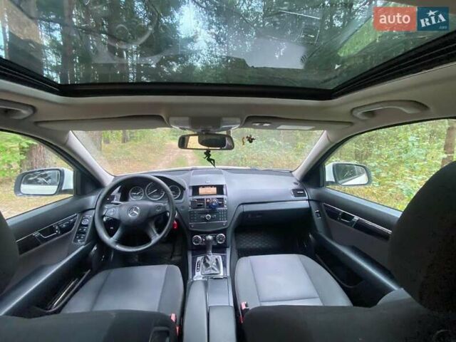 Мерседес Ц-Класс, объемом двигателя 2.15 л и пробегом 370 тыс. км за 7500 $, фото 9 на Automoto.ua