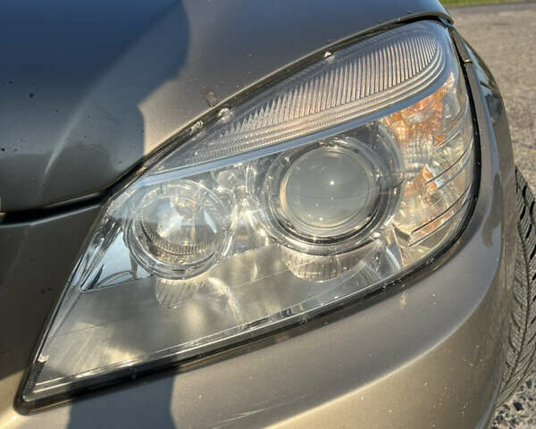 Мерседес Ц-Класс, объемом двигателя 2.15 л и пробегом 360 тыс. км за 8200 $, фото 10 на Automoto.ua