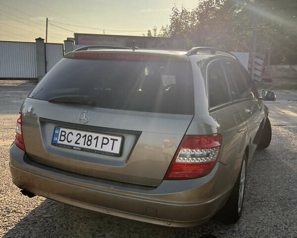 Мерседес Ц-Класс, объемом двигателя 2.15 л и пробегом 360 тыс. км за 8200 $, фото 7 на Automoto.ua