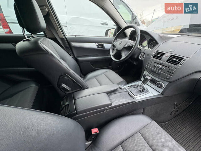 Мерседес Ц-Клас, об'ємом двигуна 2.1 л та пробігом 280 тис. км за 11000 $, фото 10 на Automoto.ua