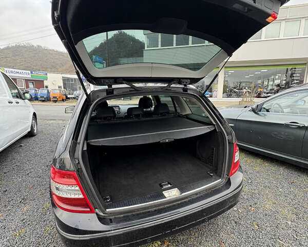 Мерседес Ц-Клас, об'ємом двигуна 2.1 л та пробігом 280 тис. км за 11000 $, фото 18 на Automoto.ua