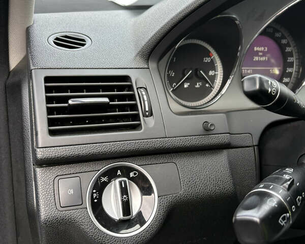Мерседес Ц-Клас, об'ємом двигуна 2.1 л та пробігом 280 тис. км за 11000 $, фото 24 на Automoto.ua