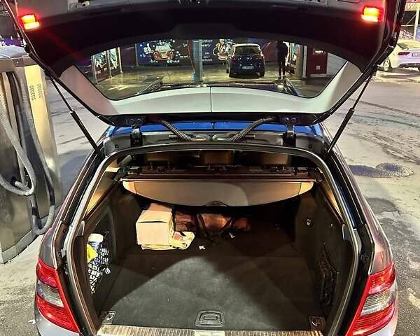 Мерседес Ц-Класс, объемом двигателя 0 л и пробегом 228 тыс. км за 9200 $, фото 20 на Automoto.ua