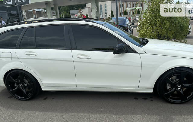 Мерседес Ц-Клас, об'ємом двигуна 2.2 л та пробігом 335 тис. км за 12300 $, фото 3 на Automoto.ua
