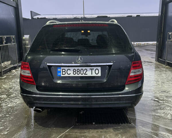 Мерседес Ц-Класс, объемом двигателя 2.2 л и пробегом 227 тыс. км за 12999 $, фото 12 на Automoto.ua