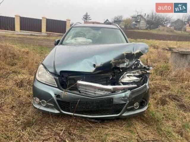Мерседес Ц-Класс, объемом двигателя 2.2 л и пробегом 200 тыс. км за 5600 $, фото 1 на Automoto.ua