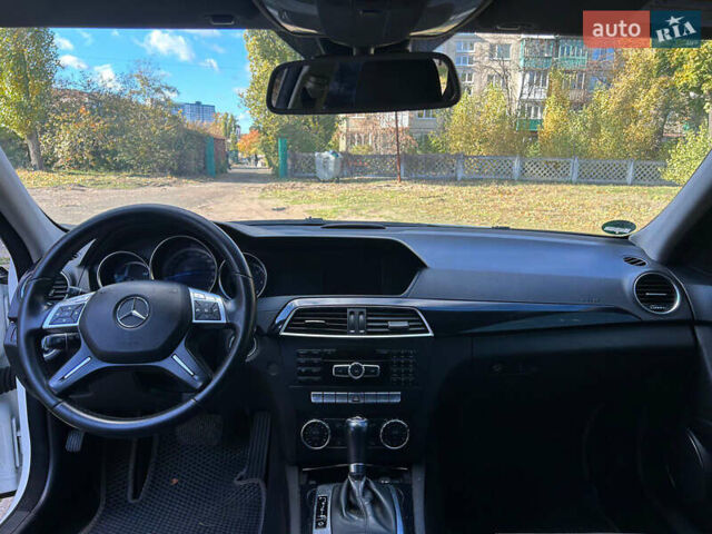 Мерседес Ц-Класс, объемом двигателя 2.14 л и пробегом 307 тыс. км за 9500 $, фото 7 на Automoto.ua