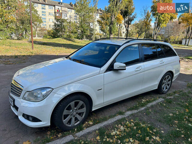 Мерседес Ц-Класс, объемом двигателя 2.14 л и пробегом 307 тыс. км за 9500 $, фото 5 на Automoto.ua