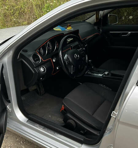 Мерседес Ц-Клас, об'ємом двигуна 2.2 л та пробігом 240 тис. км за 11250 $, фото 5 на Automoto.ua