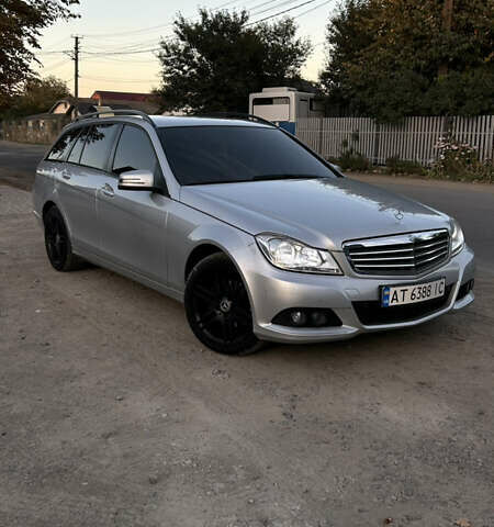 Мерседес Ц-Клас, об'ємом двигуна 2.2 л та пробігом 240 тис. км за 11250 $, фото 1 на Automoto.ua