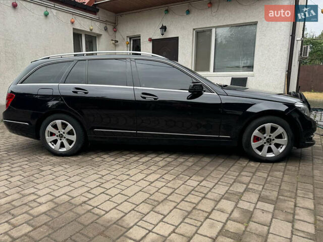 Мерседес Ц-Класс, объемом двигателя 2.2 л и пробегом 285 тыс. км за 9999 $, фото 3 на Automoto.ua