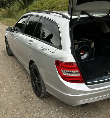 Мерседес Ц-Клас, об'ємом двигуна 2.2 л та пробігом 240 тис. км за 11250 $, фото 2 на Automoto.ua