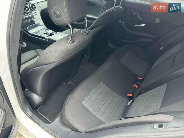 Мерседес Ц-Класс, объемом двигателя 2.14 л и пробегом 155 тыс. км за 15800 $, фото 7 на Automoto.ua