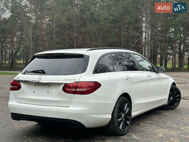 Мерседес Ц-Класс, объемом двигателя 2.14 л и пробегом 155 тыс. км за 15800 $, фото 3 на Automoto.ua