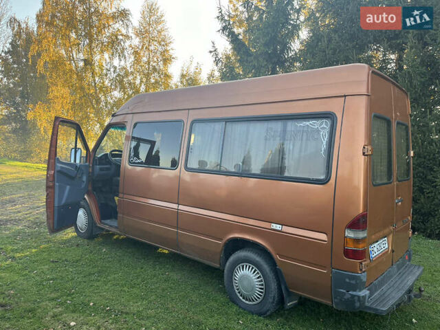 Желтый Мерседес Ц-Класс, объемом двигателя 2.87 л и пробегом 857 тыс. км за 6800 $, фото 4 на Automoto.ua