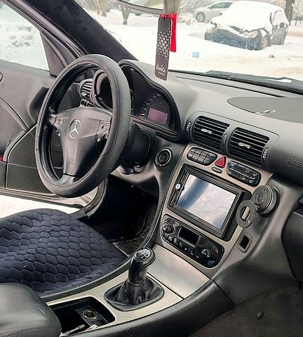 Сірий Мерседес Ц-Клас, об'ємом двигуна 2 л та пробігом 26 тис. км за 2700 $, фото 11 на Automoto.ua