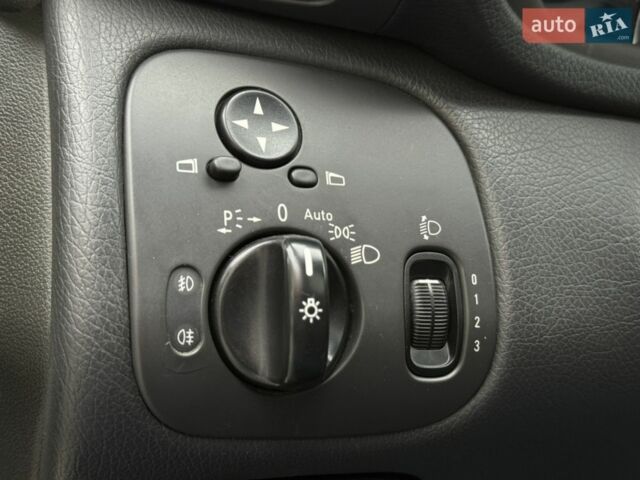 Серый Мерседес Ц-Класс, объемом двигателя 2.2 л и пробегом 211 тыс. км за 4800 $, фото 18 на Automoto.ua