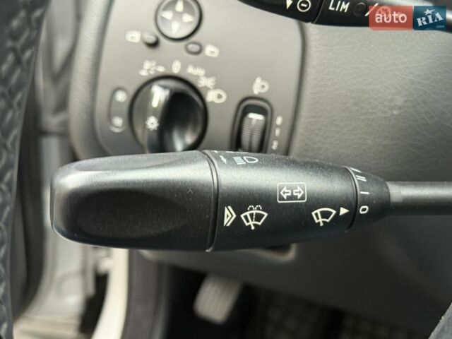 Серый Мерседес Ц-Класс, объемом двигателя 2.2 л и пробегом 211 тыс. км за 4800 $, фото 17 на Automoto.ua