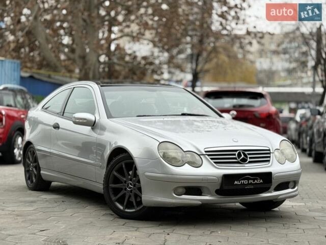 Серый Мерседес Ц-Класс, объемом двигателя 2.2 л и пробегом 211 тыс. км за 4800 $, фото 2 на Automoto.ua