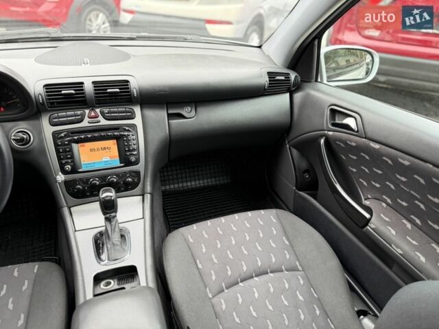 Серый Мерседес Ц-Класс, объемом двигателя 2.2 л и пробегом 211 тыс. км за 4800 $, фото 21 на Automoto.ua