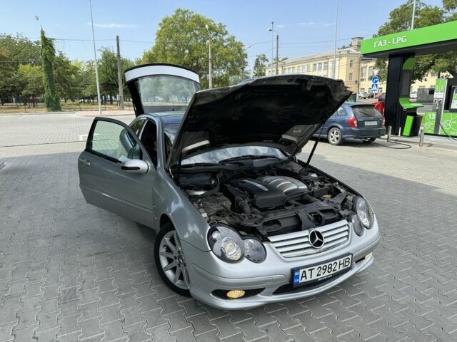 Сірий Мерседес Ц-Клас, об'ємом двигуна 2.1 л та пробігом 240 тис. км за 5400 $, фото 13 на Automoto.ua