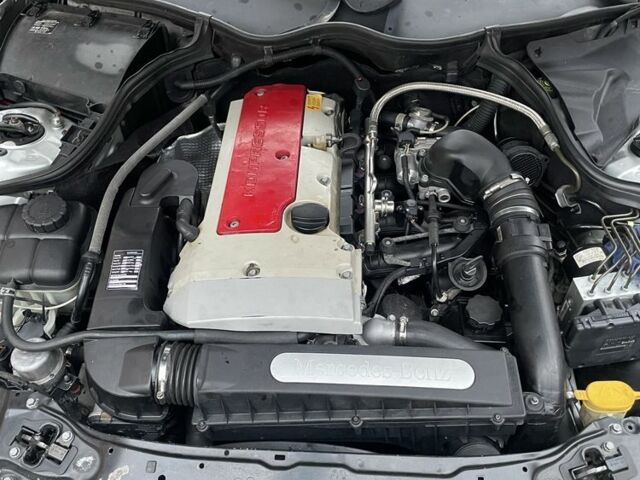 Серый Мерседес Ц-Класс, объемом двигателя 2 л и пробегом 274 тыс. км за 2450 $, фото 4 на Automoto.ua