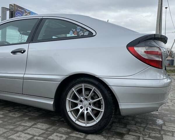 Сірий Мерседес Ц-Клас, об'ємом двигуна 2.2 л та пробігом 340 тис. км за 5300 $, фото 8 на Automoto.ua