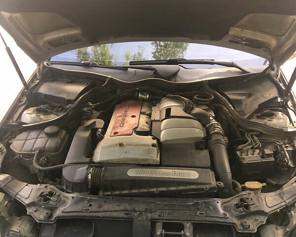 Мерседес Ц-Клас 2001 у Івано-Франківську на Automoto.ua Сірий Мерседес Ц-Клас, об'ємом двигуна 2 л та пробігом 255 тис. км за 3800 $, фото 11 на Automoto.ua