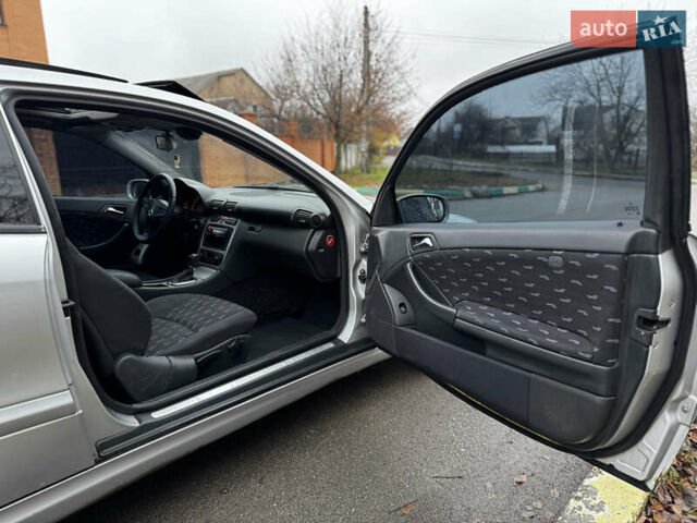 Сірий Мерседес Ц-Клас, об'ємом двигуна 2 л та пробігом 270 тис. км за 2950 $, фото 17 на Automoto.ua