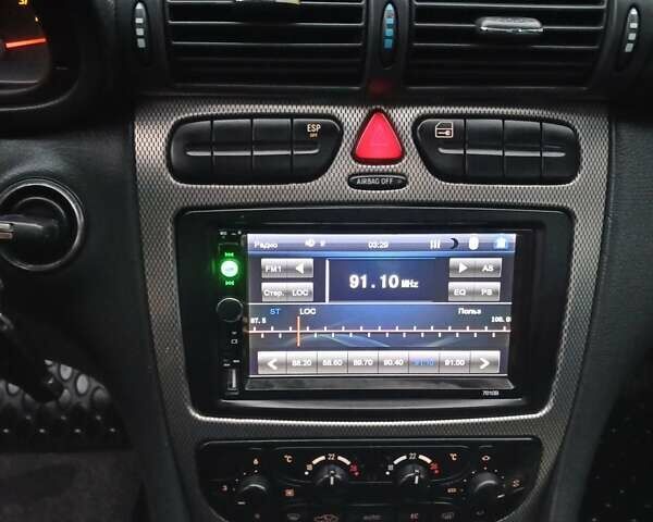 Серый Мерседес Ц-Класс, объемом двигателя 2 л и пробегом 209 тыс. км за 3999 $, фото 16 на Automoto.ua