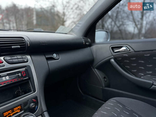 Сірий Мерседес Ц-Клас, об'ємом двигуна 2 л та пробігом 270 тис. км за 2950 $, фото 14 на Automoto.ua