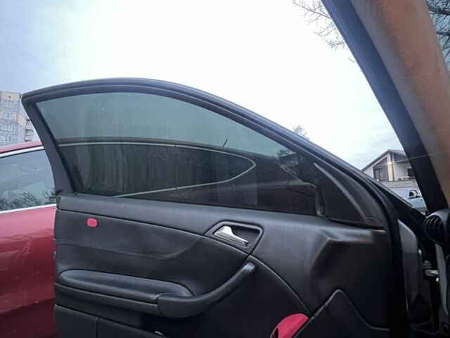 Сірий Мерседес Ц-Клас, об'ємом двигуна 2.3 л та пробігом 334 тис. км за 5000 $, фото 14 на Automoto.ua