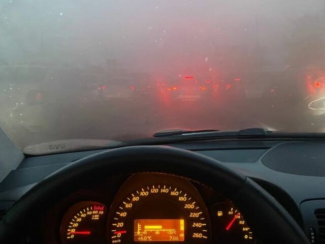 Сірий Мерседес Ц-Клас, об'ємом двигуна 2.3 л та пробігом 334 тис. км за 5000 $, фото 4 на Automoto.ua