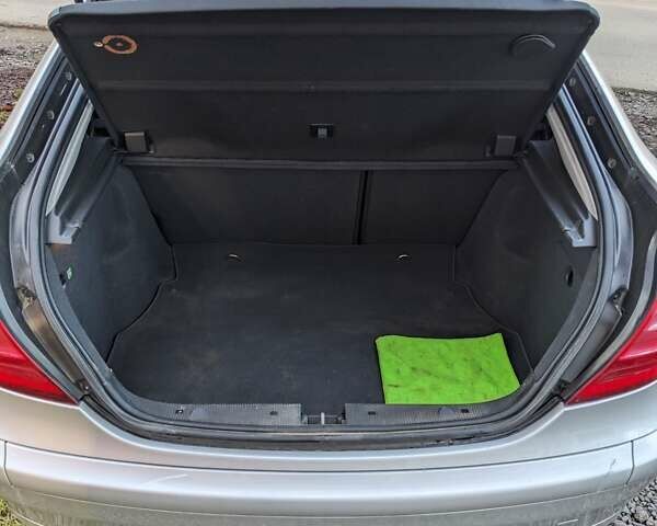 Сірий Мерседес Ц-Клас, об'ємом двигуна 2 л та пробігом 222 тис. км за 4299 $, фото 4 на Automoto.ua