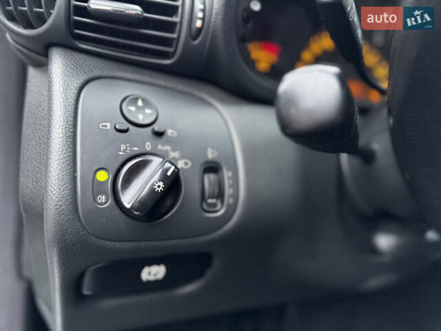 Сірий Мерседес Ц-Клас, об'ємом двигуна 2 л та пробігом 270 тис. км за 2950 $, фото 12 на Automoto.ua