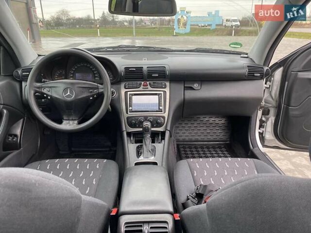 Сірий Мерседес Ц-Клас, об'ємом двигуна 2.2 л та пробігом 340 тис. км за 5300 $, фото 9 на Automoto.ua